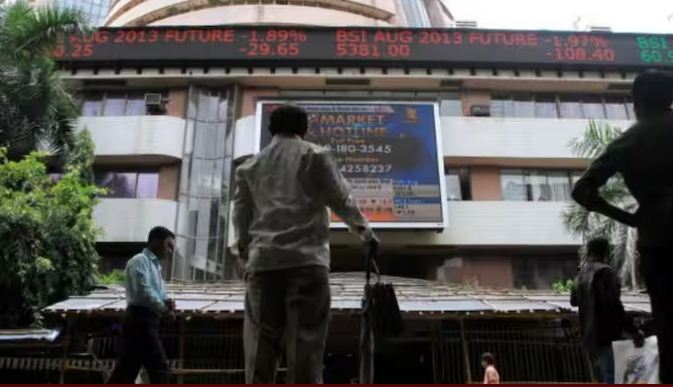 Sensex Recovers After Robust Budget, Titan and ITC Top Gainers