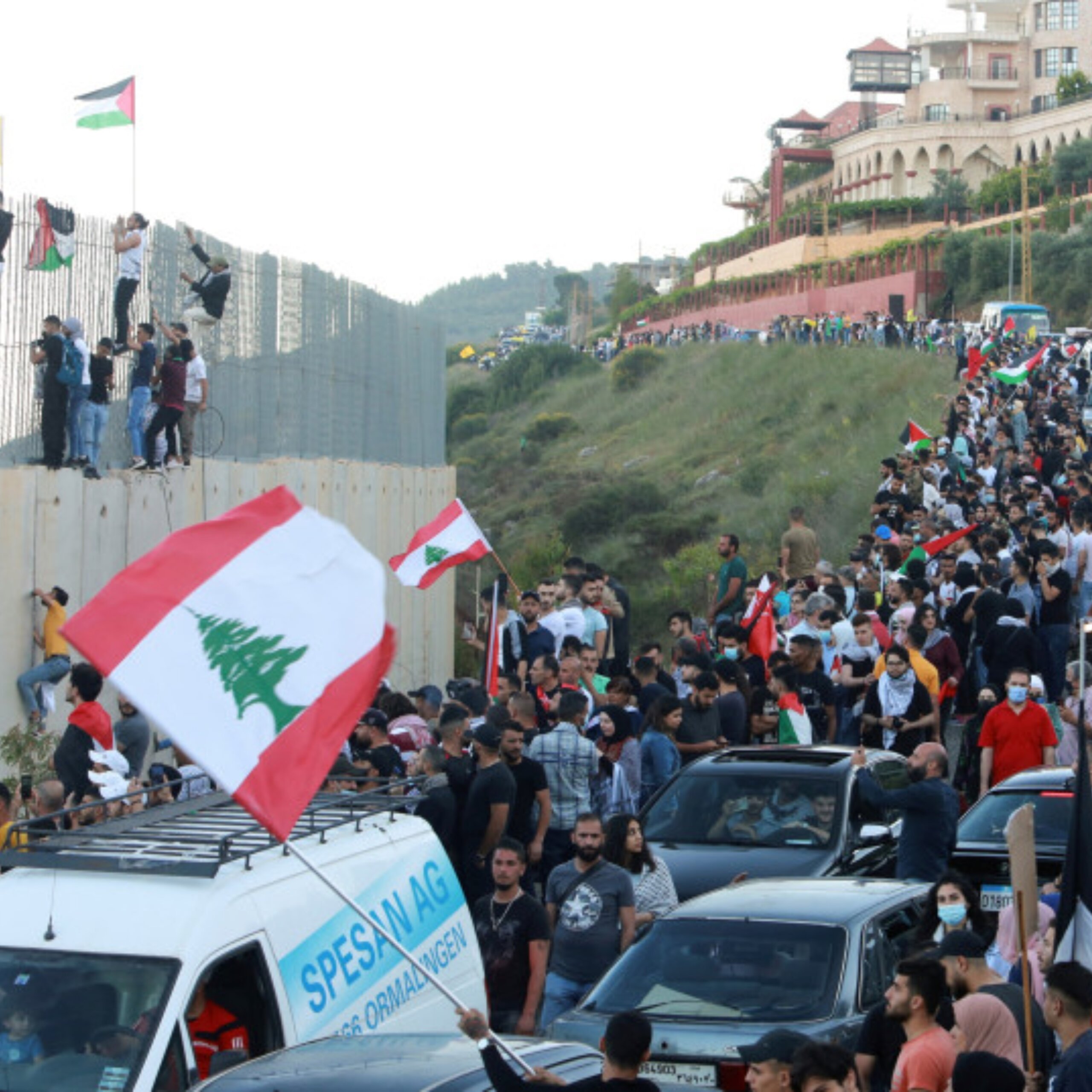 israel-lebanon-mass-exodus