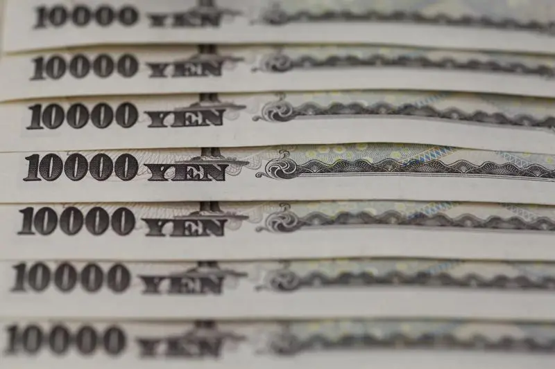 Dollar Strengthens As Yen & Euro Face Pressure Amid U.S. Yield Surge