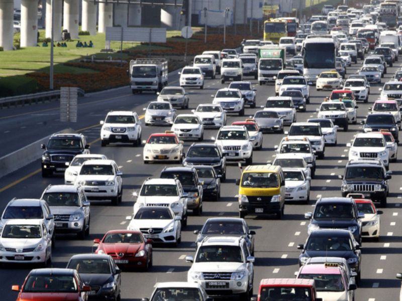 Stuck In Traffic Or Stuck With Pain? Why Long UAE Commutes Are Hurting Backs